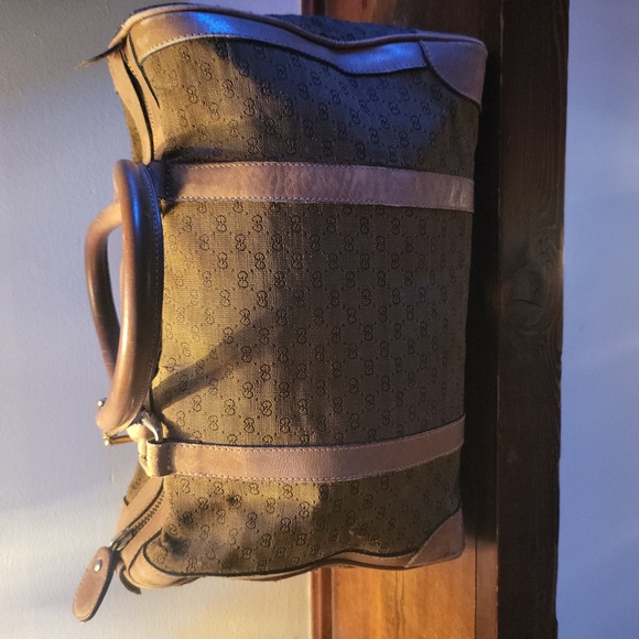 AUTHENTIC VINTAGE GUCCI PURSE - Picture 2 of 7